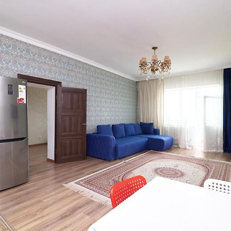Ferienwohnung Квартира В Самом Центре Столицы Казахстана Astana Exterior foto