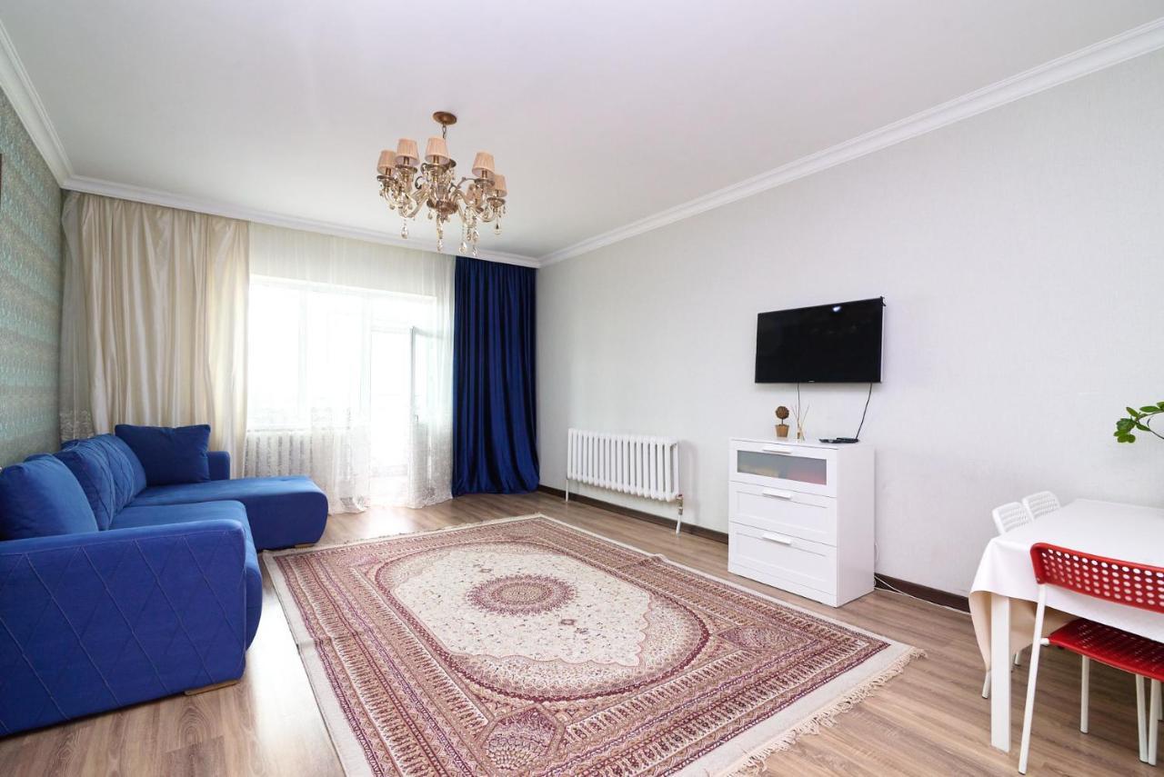 Ferienwohnung Квартира В Самом Центре Столицы Казахстана Astana Exterior foto